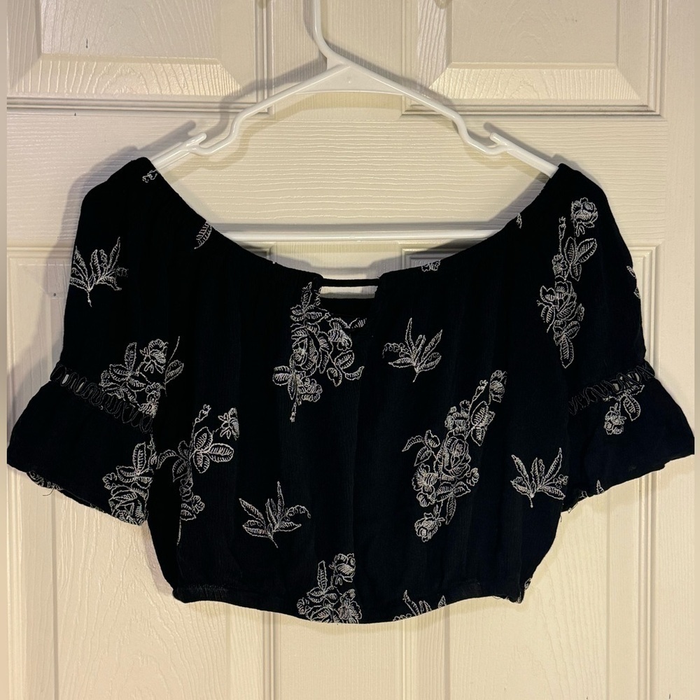 MEDIUM‎ KENDALL AND KYLIE CROP TOP